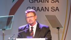 Grain SA celebrated the cream of the country’s grain producing crop during a prestigious gala awards evening, held at The Theatre on the Track in Midrand on Friday, 13 October 2017