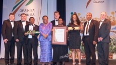 Grain SA celebrated the cream of the country’s grain producing crop during a prestigious gala awards evening, held at The Theatre on the Track in Midrand on Friday, 13 October 2017